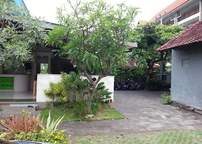 Otel Kemuning Kuta 2*